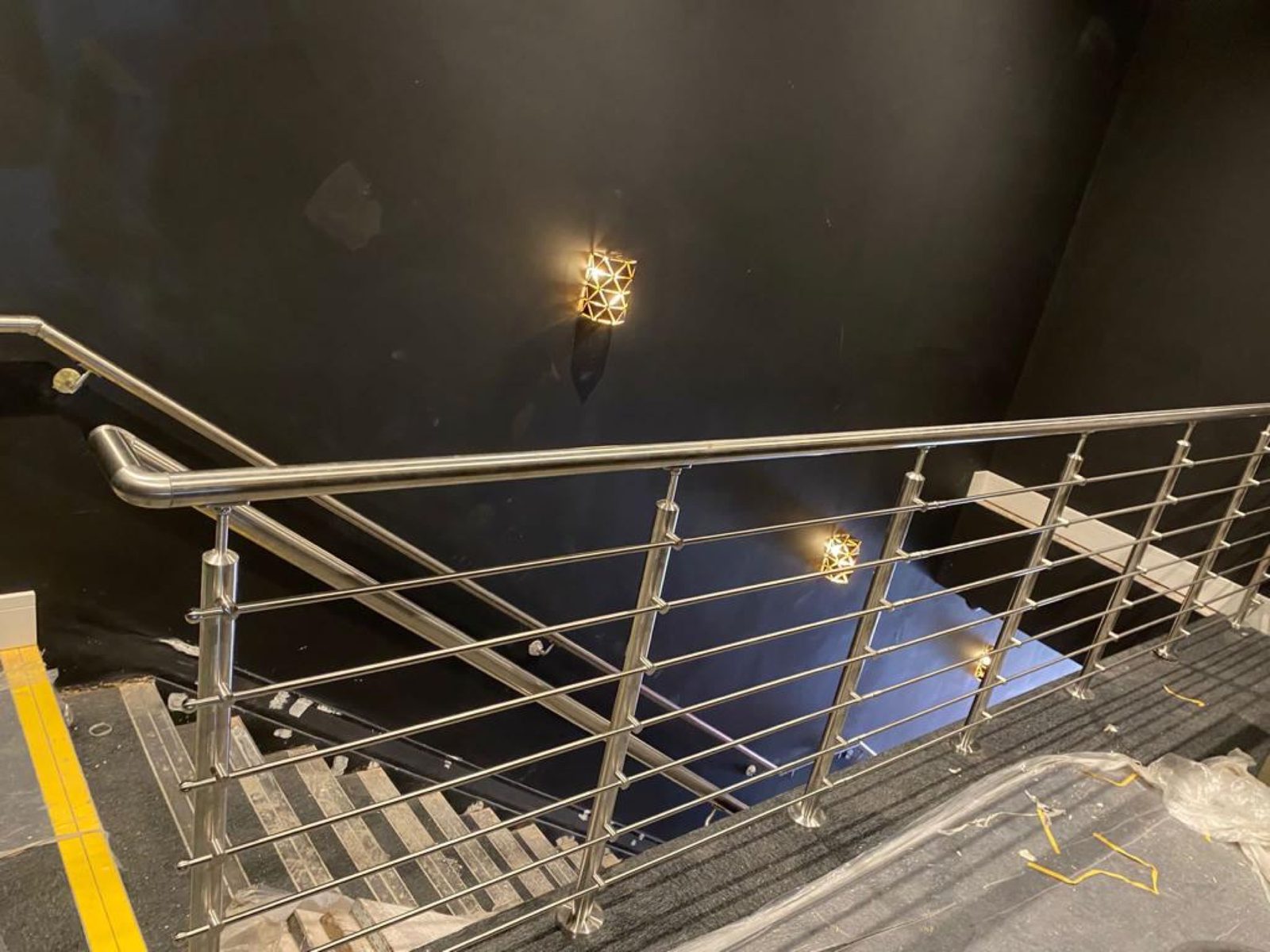 Stainless steel wire balustrade on steps